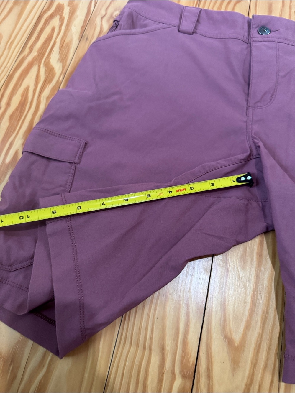Duluth Trading Co Women's Cargo Shorts in Dusty Rose - Picture 6 of 9